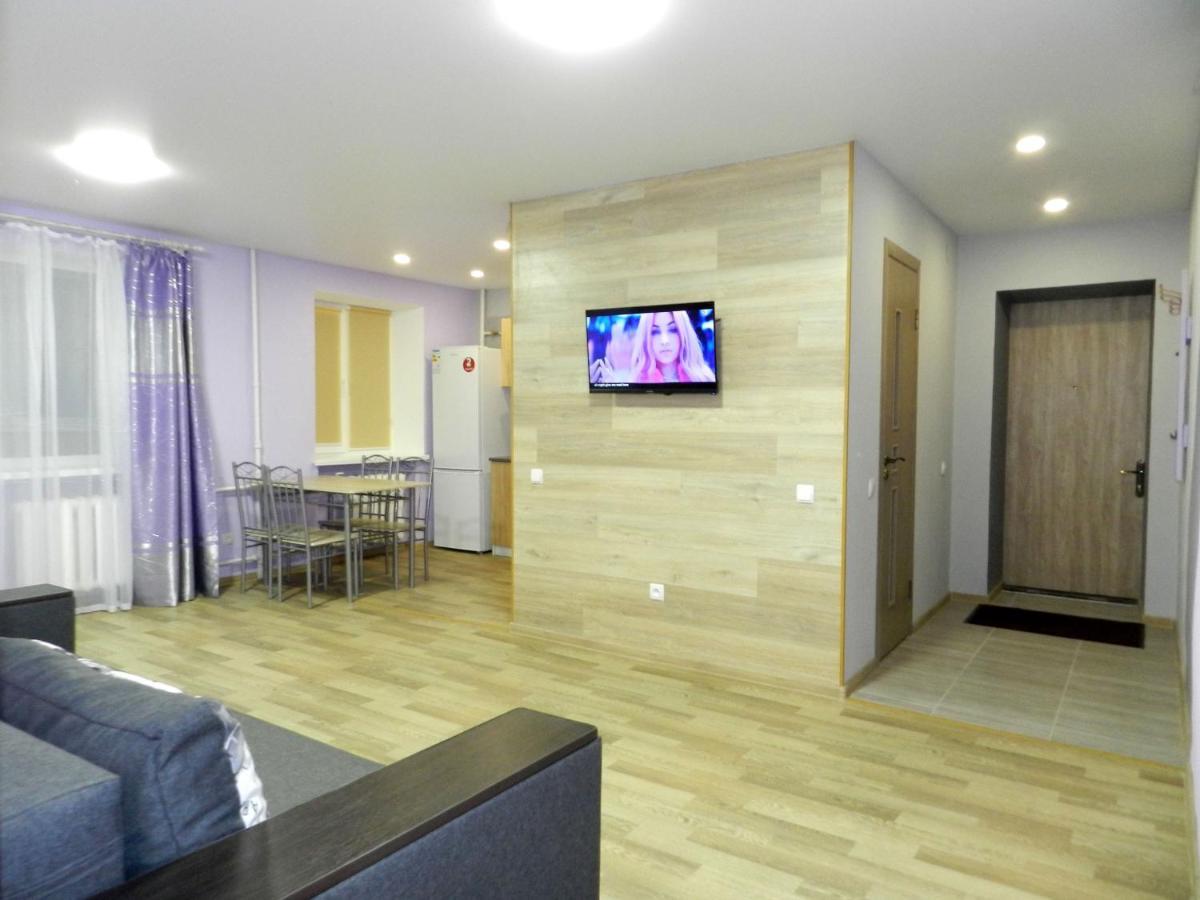 3-Room Apartment Near Inturist On Sobornyi Avenue 156, By Grandhome Zaporizhia ภายนอก รูปภาพ